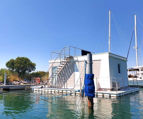 barbana-grado-floating-resort-interno-casa-galleggiante-1